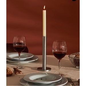 Alessi CANDLESTICK
PZ02
$110.00
Design: Peter Zumthor